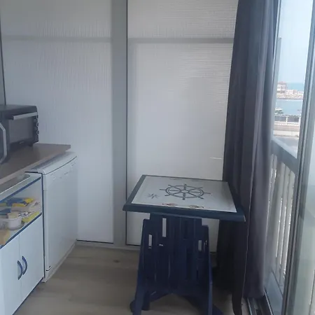 Bel Spacieux Front De Διαμέρισμα *